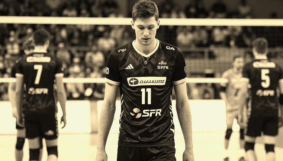 Ba mươi năm MOP bóng chuyền nữ NCAA: khi một bảng lưu niệm giấu cả một đường ống tài năng